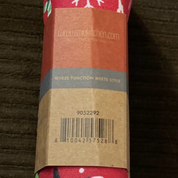 Holiday Tablecloth - Spill Resistant โ MUKitchen - Picture 10 of 13